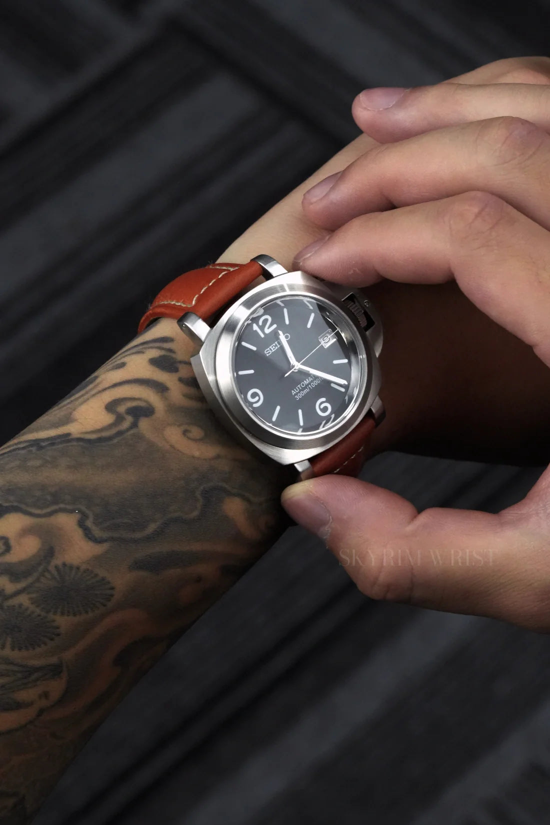 Mod Luminor Brown