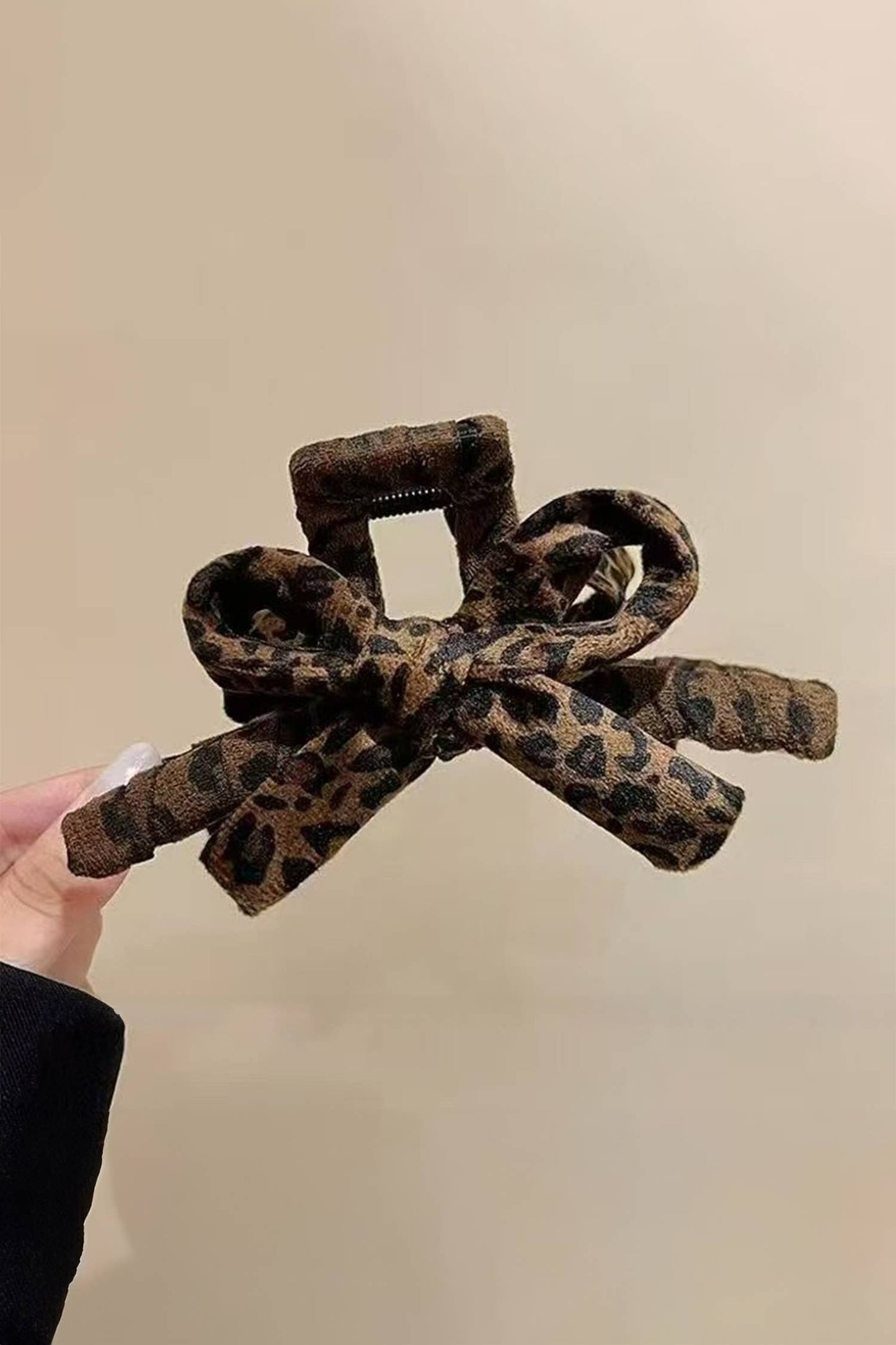 Vintage Leopard Cloth Wrap Durable Plastic Hair Claw Clip: Chestnut / ONE SIZE