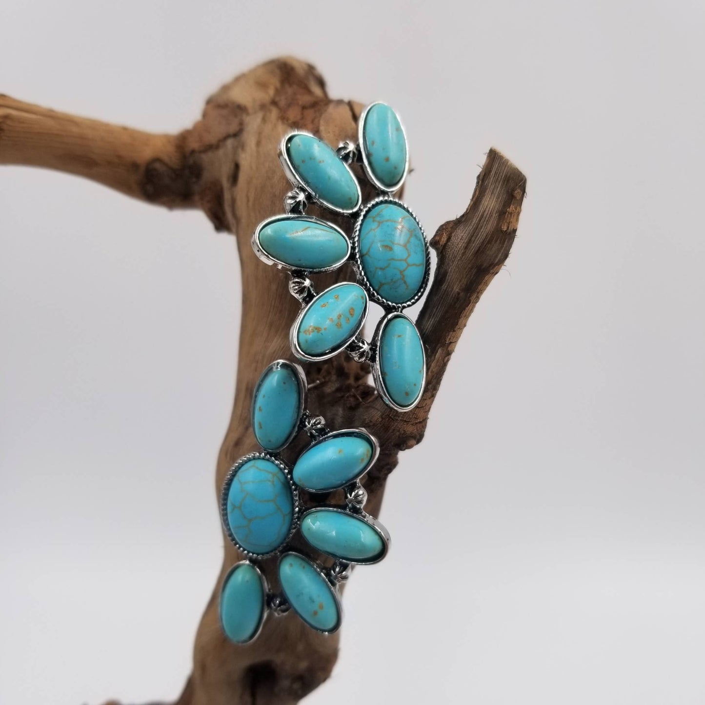 Vintage Flower Turquoise Stud