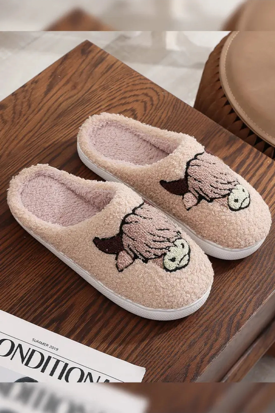 Western Bull plush slippers